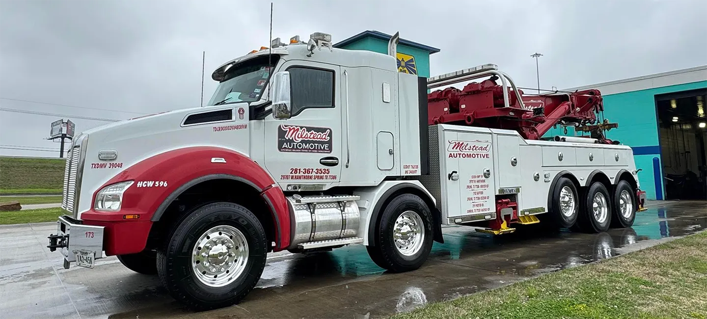 Heavy Duty Tow Truck for emergency services in Spring, Tx and The Woodlands, TX